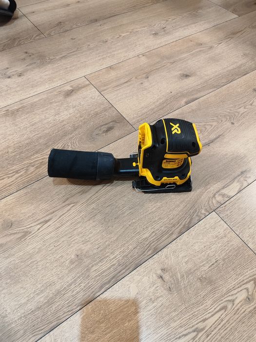 Szlifierka oscylacyjna DeWalt 18v, rok 2024