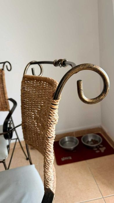 Mesa Redonda Vidro + 4 Cadeiras Ferro Forjado e Verga