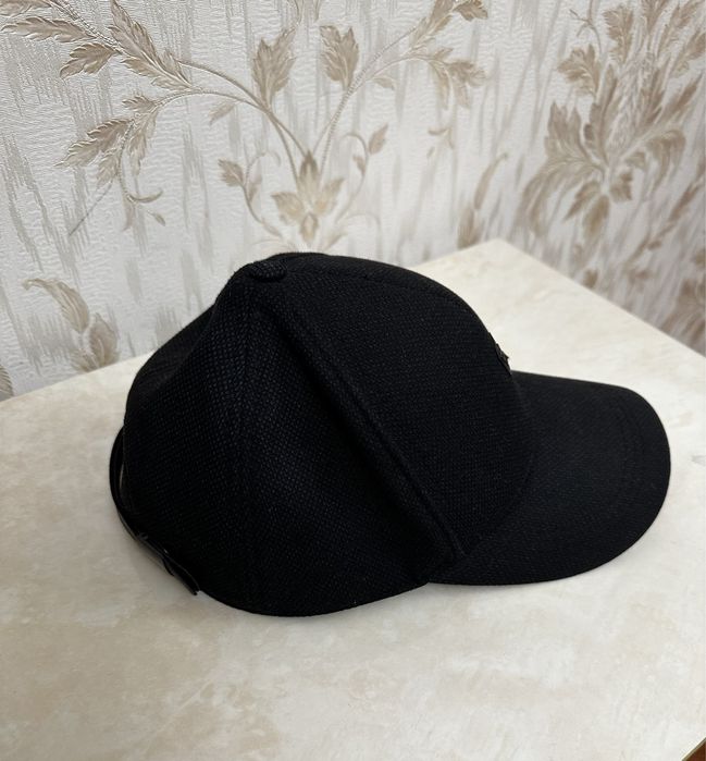 Продаю Мужские кепки чорна