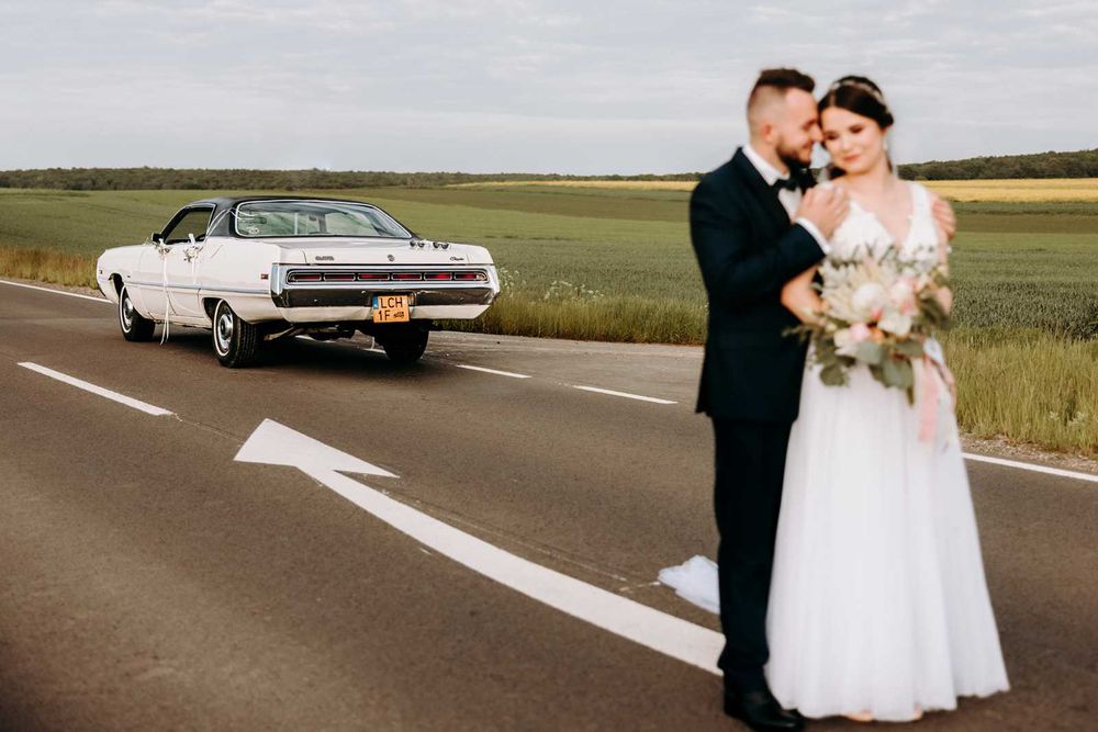 Samochód auto do ślubu zabytkowy Chrysler 300 z 1971r