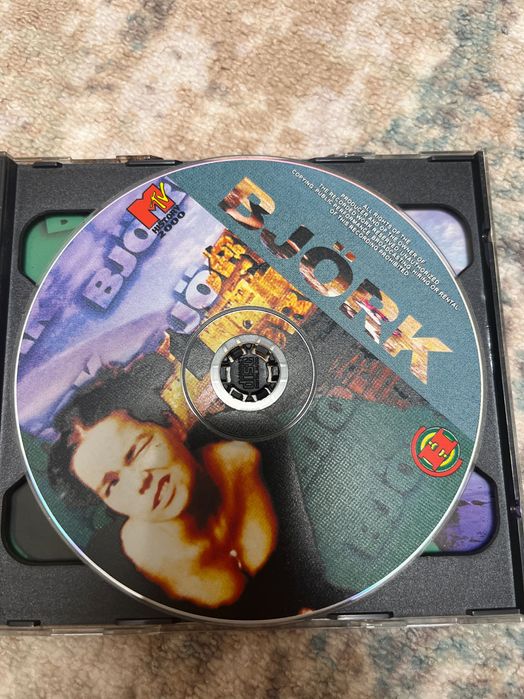 bjork - купити CD, DVD диски - Ціна на OLX.ua