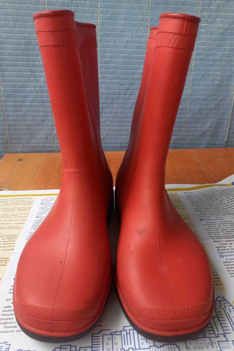 Дитячі/жіночі резинові чобітки б/в 35-36розм у відмінному стані