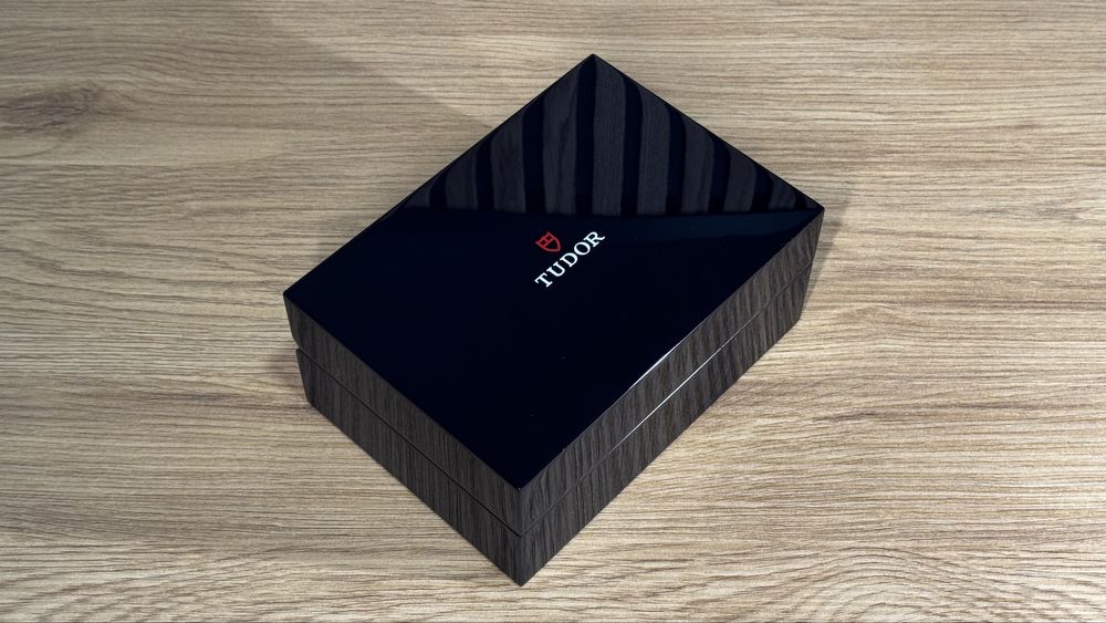 Caixa Tudor como nova