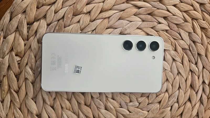 Samsung S23 - bom estado com caixa e acessórios
