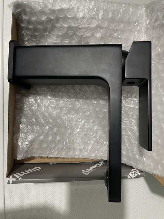 Змішувач на умивальник damixа  Новий.