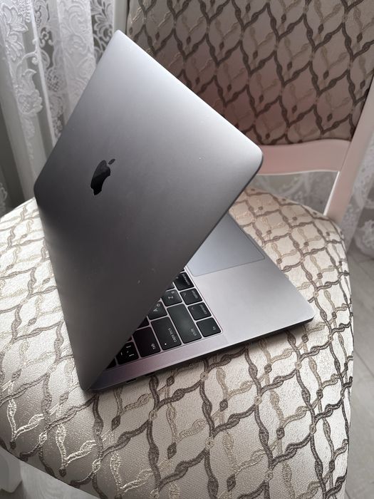 Mackbpok pro 2017 A1706, apple
