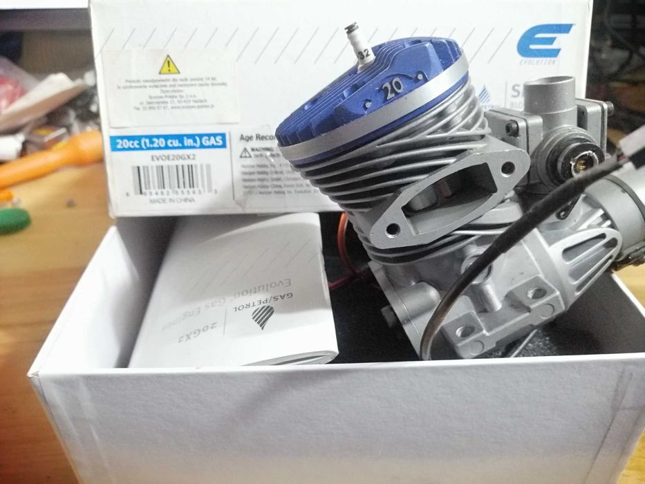 Silnik rc samolot Evolution  20GX 20ccn benzyna zdalnie sterowane