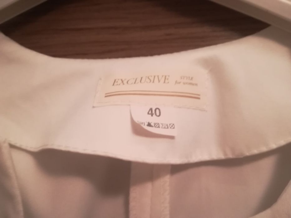 Sprzedam krotka narzutke biała bolerko