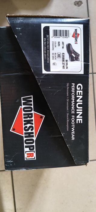 Взуття робоче з металевими носком