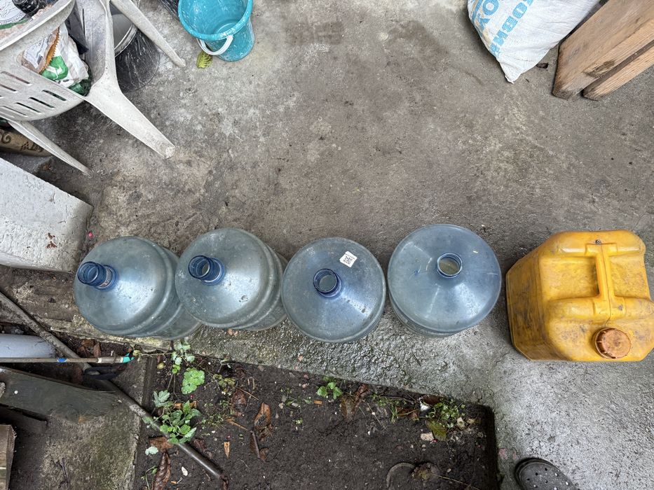 Бутлі для води 19 літрів