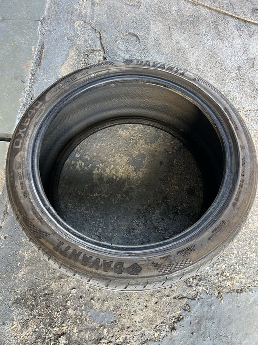 Pneu 245 40 19 usado