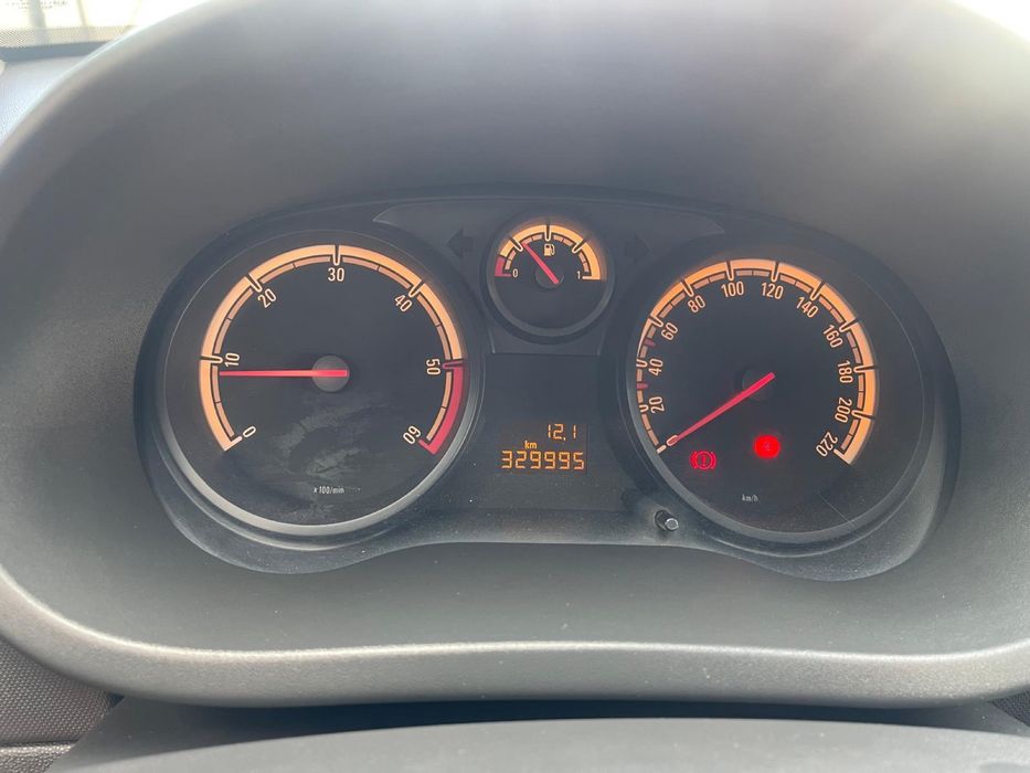 Corsa D cdti  carrinha anda todos os dias