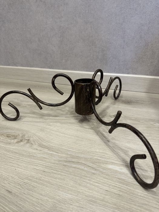 Металева підставка під ялинку