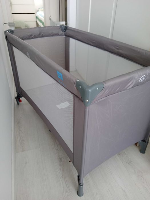 Cama de viagem de bebé