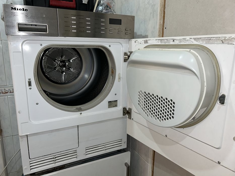 Máquina de Secar Roupa Miele Softronic T 4839 C