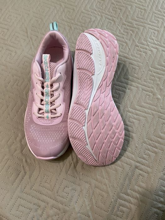 Продам кросівки skechers
