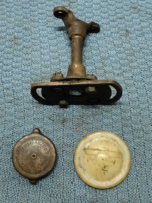 Korek chłodnicy i baku