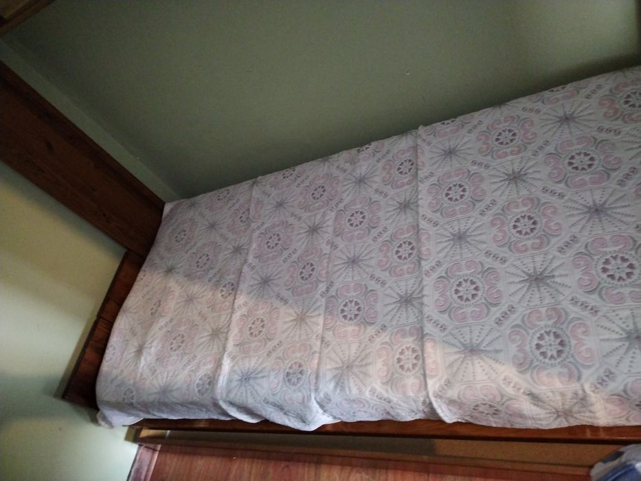 Cama dupla em MADEIRA