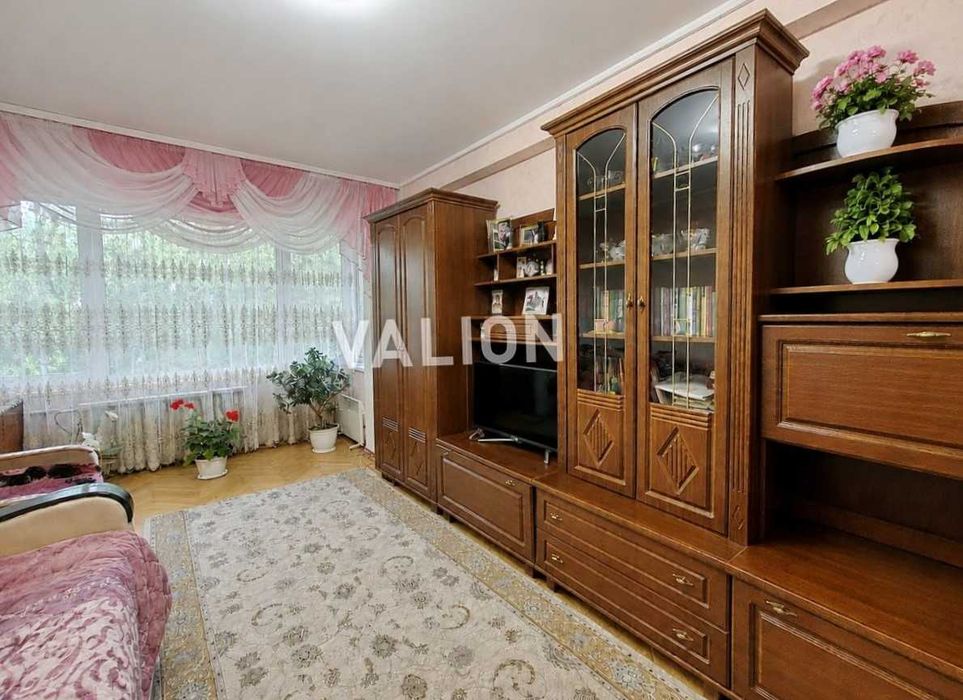 Продам двокімнатну квартиру вул. Дубровицька, 5, Оболонськй р-н, метро Мінська, Оболонь. Без комісії для покупця.