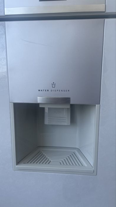 Geladeira LG Frost Free com Dispenser de Água – Excelente Estado