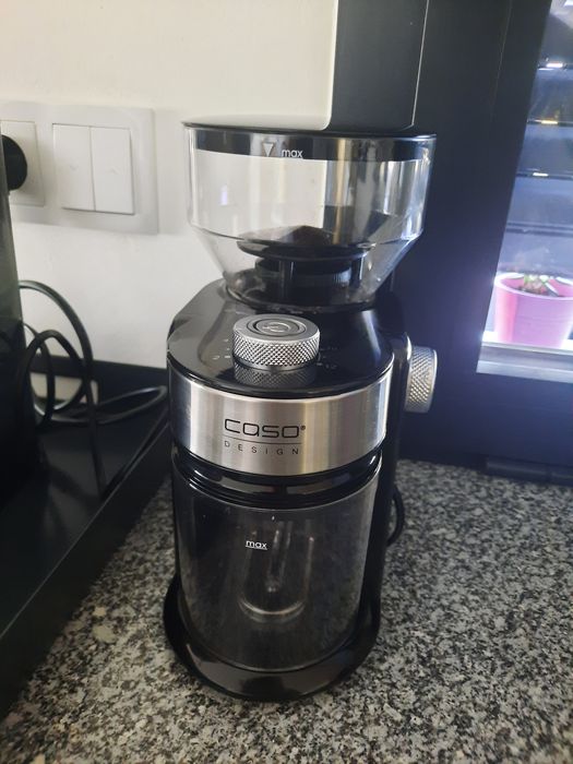 Maquina de café UFESA + moinho CASO