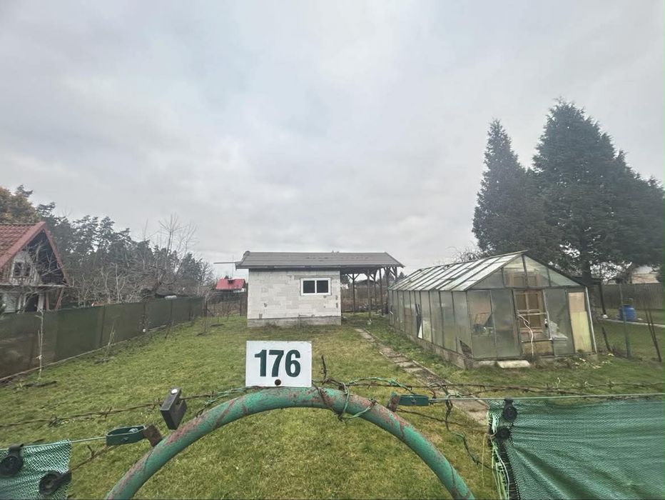 Działka ROD Krokus z murowanym domkiem