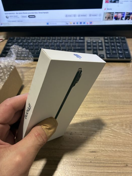 Iphone air 256 otwarty 6 mies temu lub zamienie na 17 pro