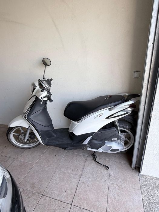 Vendo mota Piaggio Liberty 125 cc