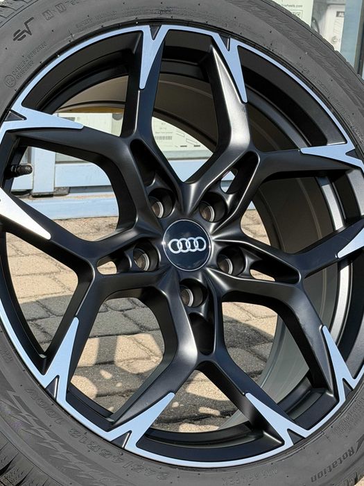 Nowe koła zimowe 18 cali Audi A3 S3 czarno srebrne