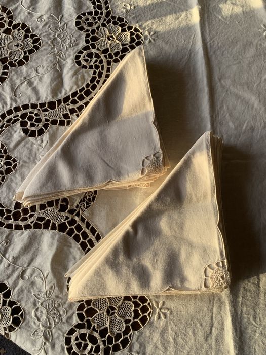 Toalha de linho bordada