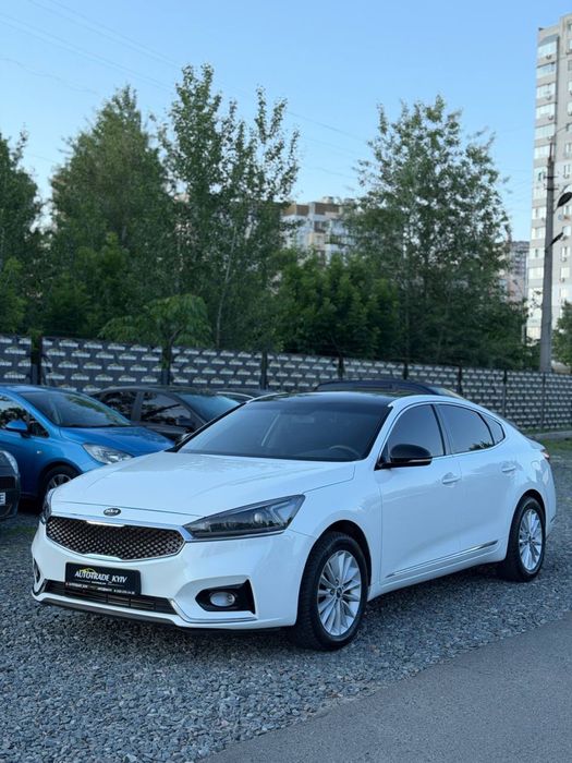 Kia K7 2016.