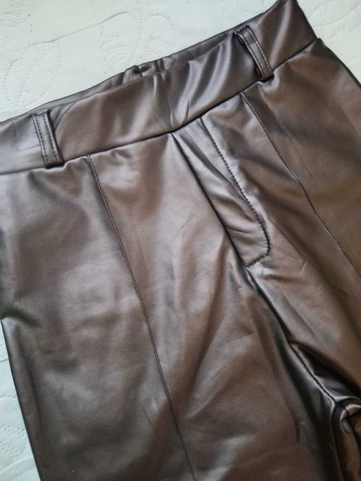 Spodnie eco skóra proste dzwony