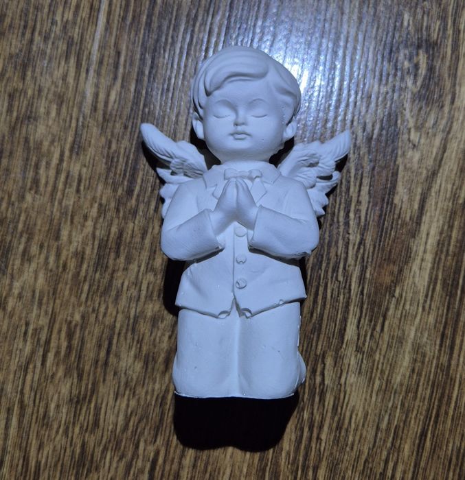 Modlący się aniołek