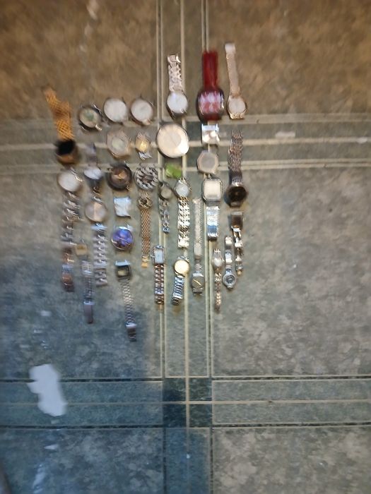 Zestaw zegarków ponad 40 sztuk.