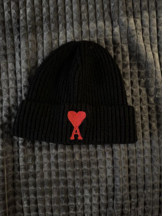 шапка Ami чорна нова