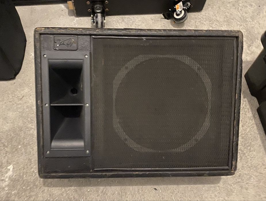 Coluna / monitor de palco Peavey