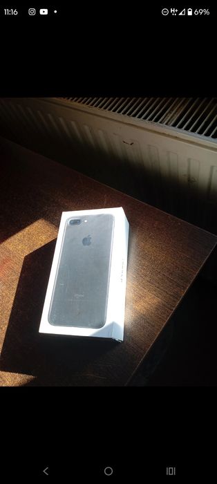 Pudełko po iPhonie 11