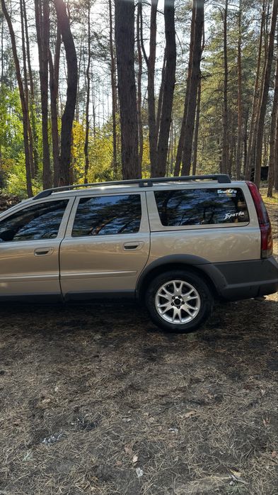 Volvo XC70 2004 • 2.4 D5 • автомат • AWD