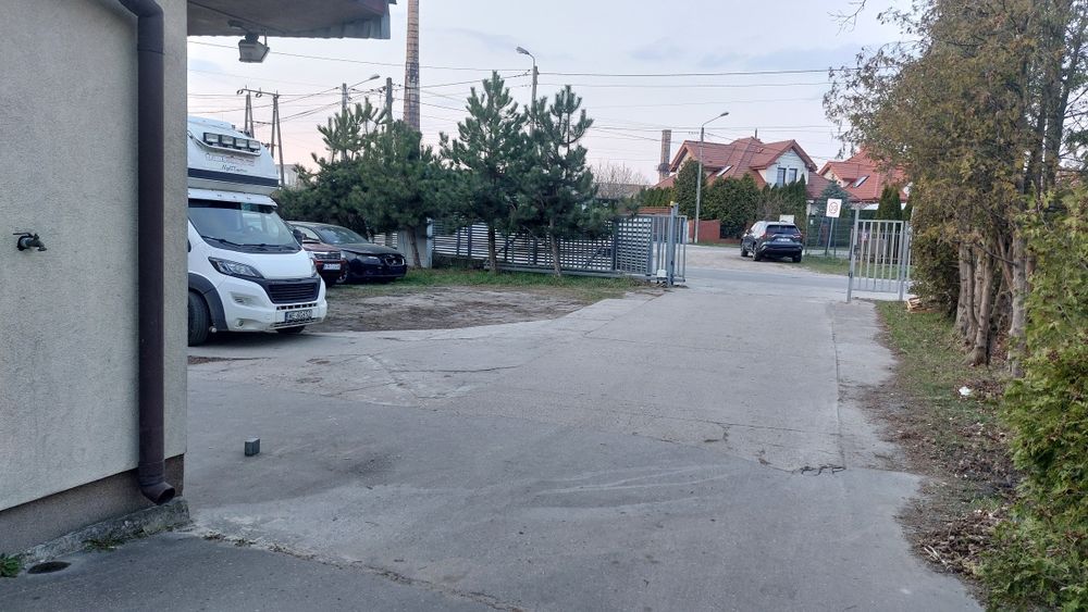 Marki lokal użytkowy biuro magazyn 188 m2