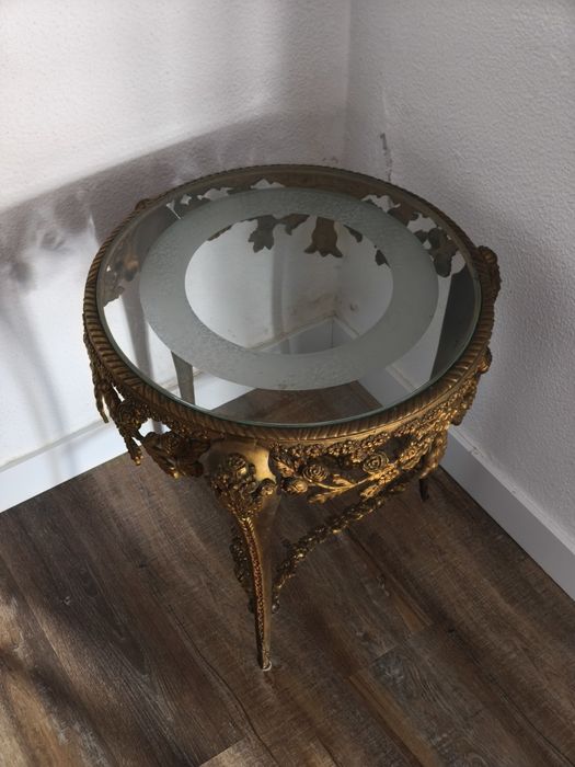 Mesa de metal antiga