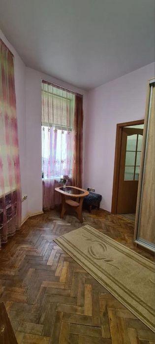 Продаж 1 кімн.квартира  27.10 м² 1/3 ц. вул.Клепарівська  75000$