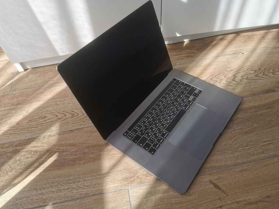 Macbook pro 16 cali Touchbar 2019