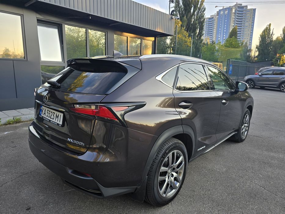 Lexus NX 300H 2015 авто для себе