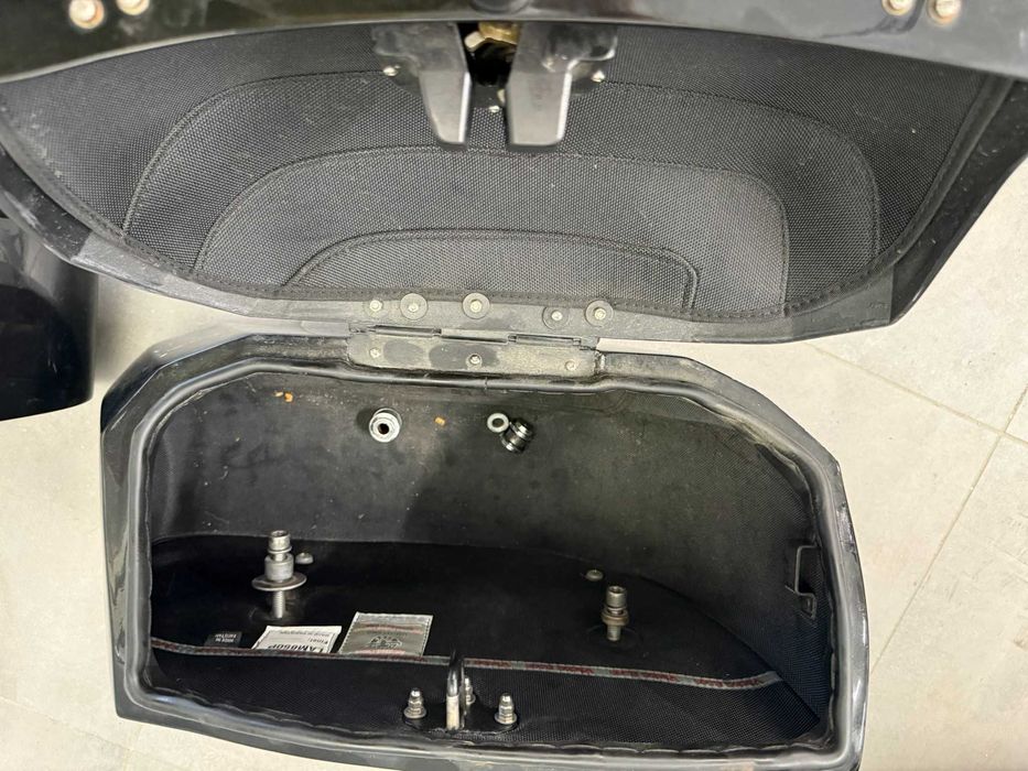 Kufry sakwy sztywne Harley Viking Lamellar Raven + oparcie + bagażnik