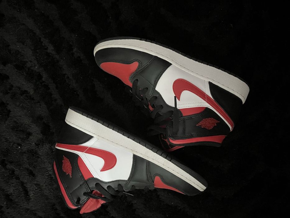 Air Jordan 1 Mid Bread Toe