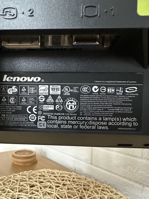 Monitor lenowo thinkvision