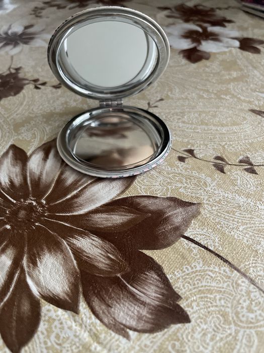 Дзеркальце ручної роботи