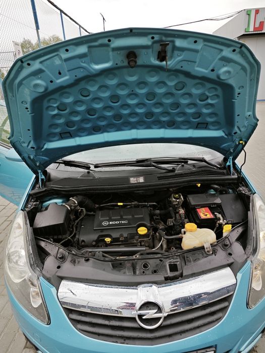 Продам Opel Corsa D 2010 року , 1.4 бензин в гарному стані,автомат , гідротрансформатор,  Продаж Опель Корса  Д