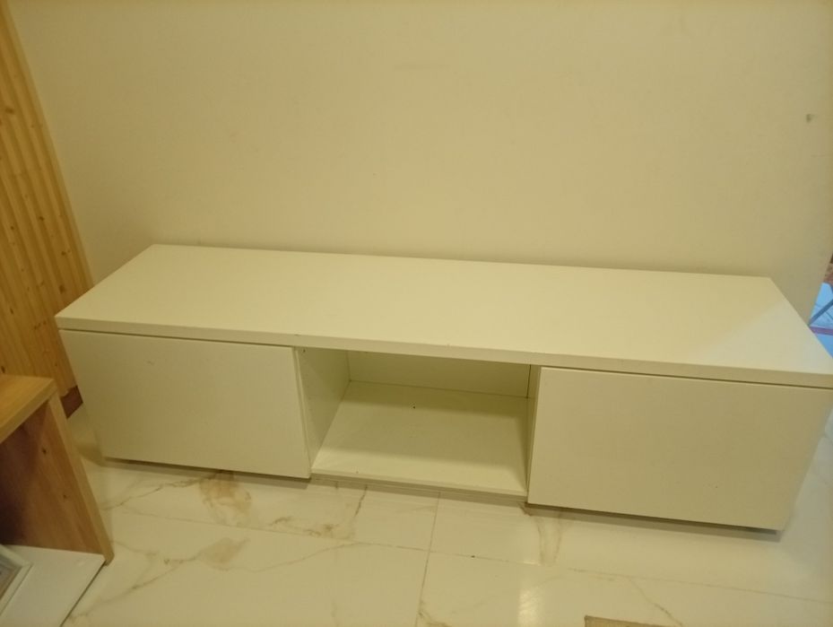 Móvel de sala  em  branco