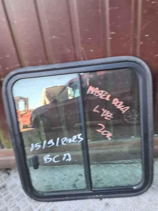 Renault Master IV 2.3 doka szyba drzwi bocznych otwierana dubel 20r